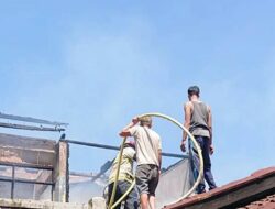 Diduga Korsleting Listrik, Rumah Lantai Dua di Cileunyi Ludes Terbakar