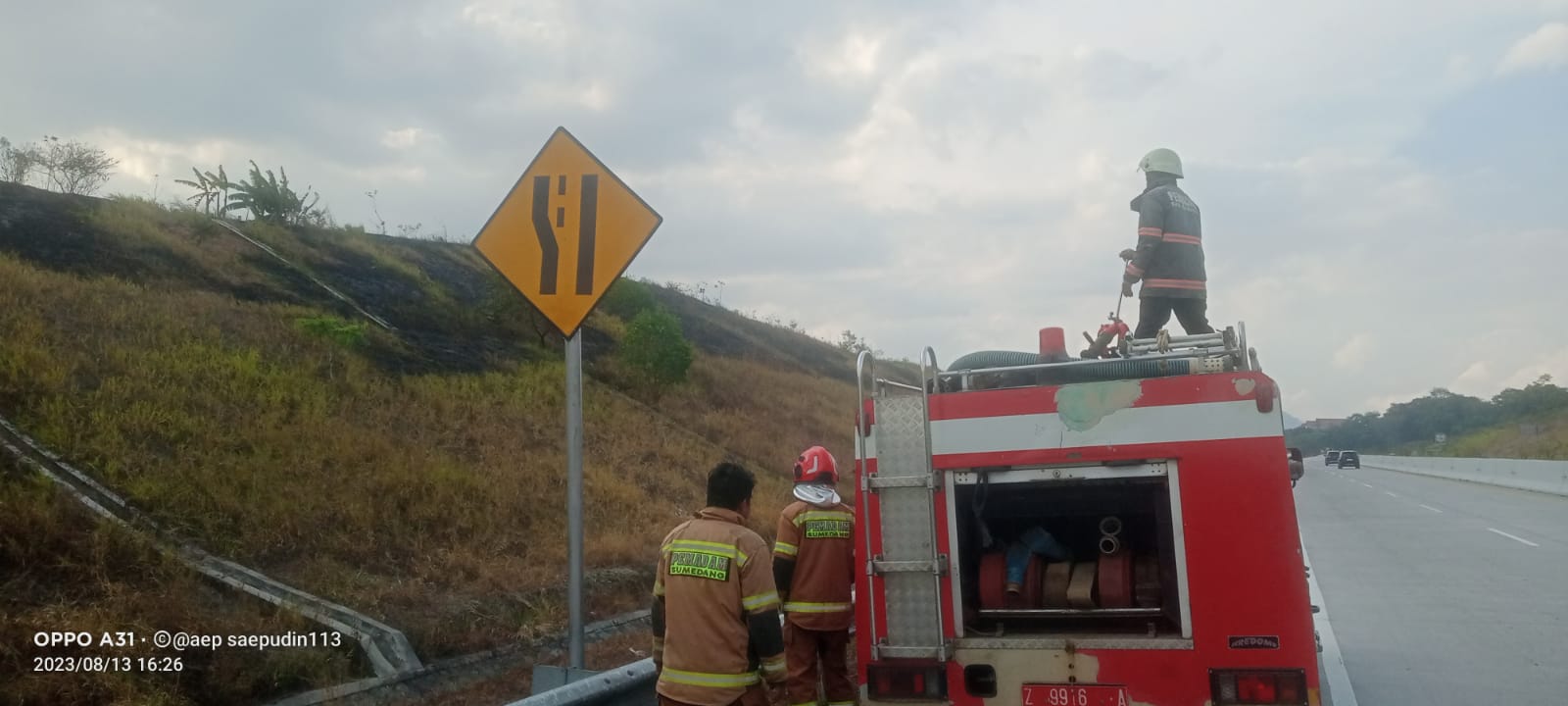 Lahan Area Tol Cisumdawu Terbakar