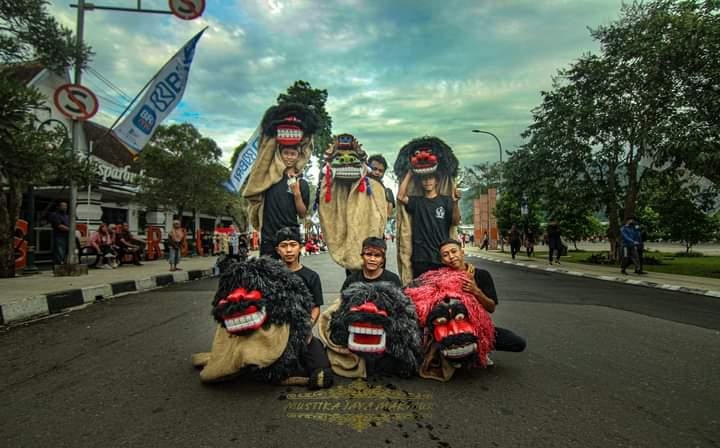 Seni Bangbarongan