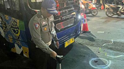 Pemotor Tewas Tertabrak Bus