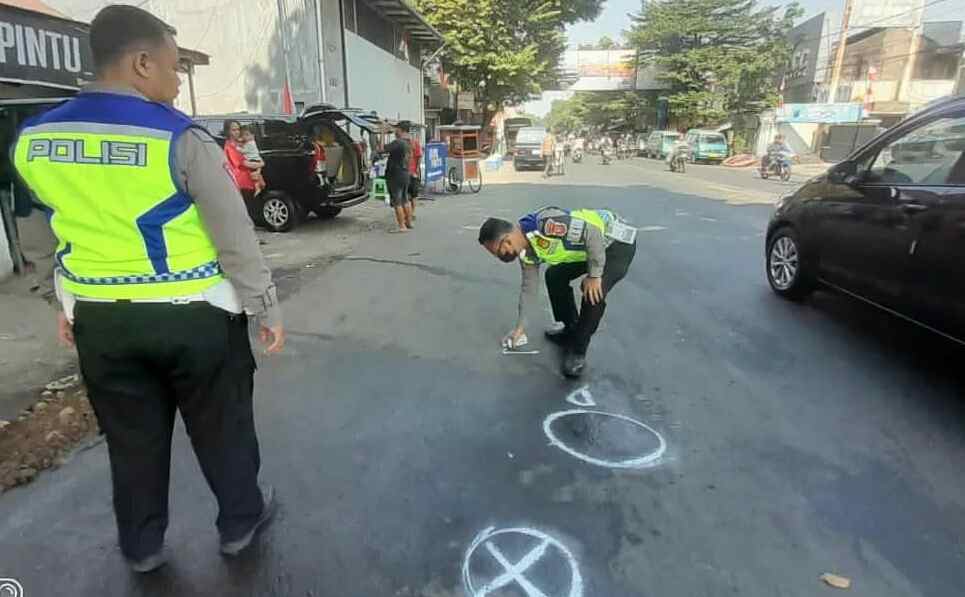 Truk Hino Gilas Kaki Pemotor