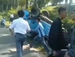 Mobil Rombongan Siswa SMKN Sukasari Sumedang Terbalik di Kiara Payung Saat Akan Latihan Upacara