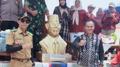 Replika Patung Umar Wirahadikusuma