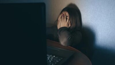 Isolasi Sosial: Mengatasi Kesepian dan Dampaknya pada Kesehatan Mental dan Fisik