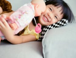 Fenomena Anak Memiliki Teman Khayalan: Dampak Positif dan Negatif dalam Perkembangan Sosial Anak