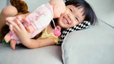 Fenomena Anak Memiliki Teman Khayalan: Dampak Positif dan Negatif dalam Perkembangan Sosial Anak