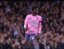Manchester United Tertarik pada Gelandang Muda Belgia Amadou Onana dari Everton