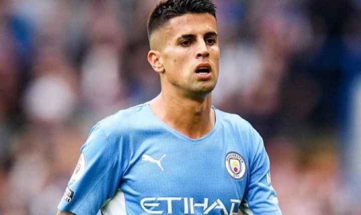 Joao Cancelo dari Manchester City