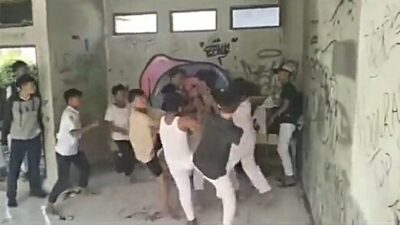 Video Baku Hantam Pelajar