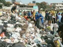 Meski TPA Sarimukti Beroperasi, Ratusan Ton Sampah di Bandung Belum Terbuang