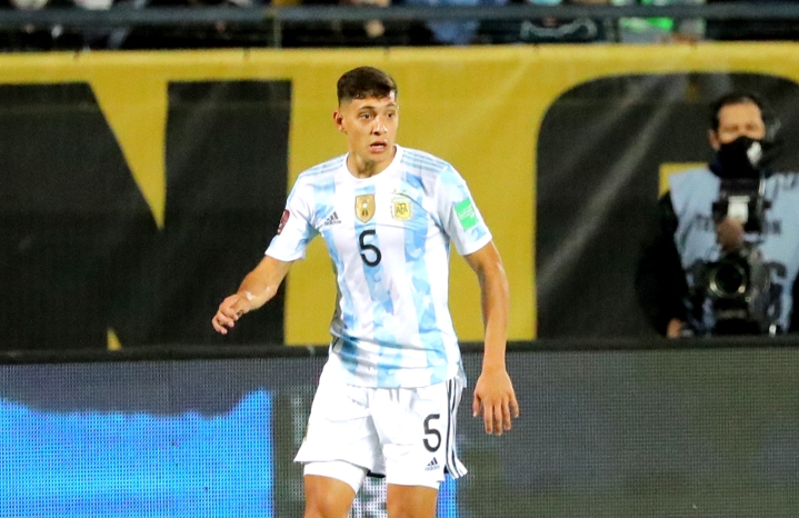 Perburuan Nahuel Molina oleh Barcelona
