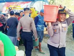 Terdampak Kekeringan, Warga Ciparay Rela Antre Demi Dapatkan Air Bersih