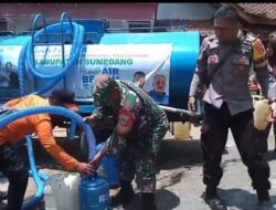 Kekurangan Air Bersih di Desa Haurngombong dan Cigendel Teratasi, Babinsa Apresiasi BPBD Sumedang