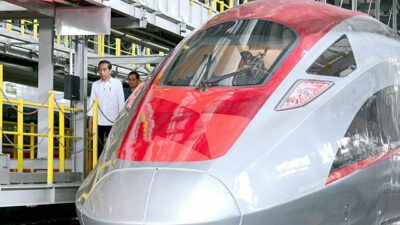 Kereta Cepat Jakarta-Bandung Segera Dilaunching, Jokowi Cek Stasiun Tegalluar