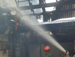 Api Hanguskan Rumah di Batununggal, 6 Unit Mobil Damkar Diterjunkan ke TKP