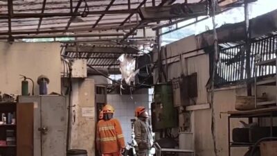Kebakaran di Rumah Makan Ayam Goreng Suharti Sukajadi, Belasan Warga Terluka