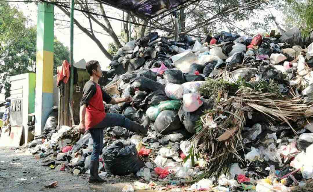 Penanganan sampah di Bandung