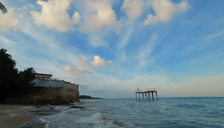 Pantai Teluk Gosong Kalimantan Selatan