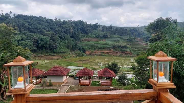 Rumah Makan Saung Abah