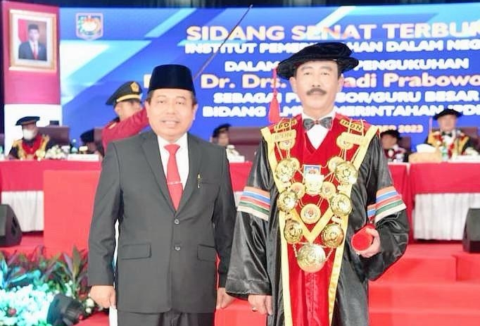Guru Besar IPDN