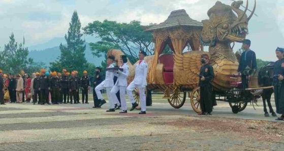 Pelepasan Bupati dan Wakil Bupati