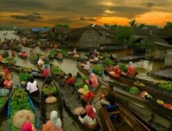 Pasar Terapung Muara Kuin di Banjarmasin: Pesona Wisata Tradisional di Tengah Sungai