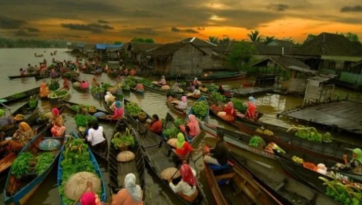 Pasar Terapung Muara Kuin