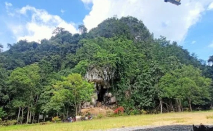 Wisata Batu Licin