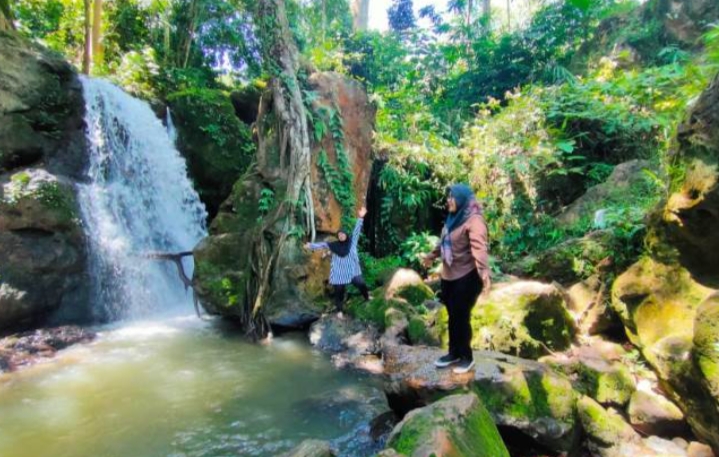 Air Terjun Riam Mambanin