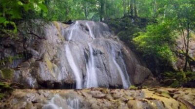 Wisata Air Terjun Manyandar