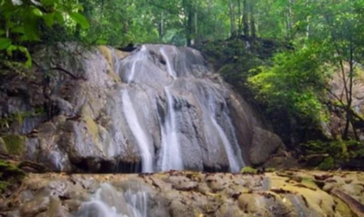 Wisata Air Terjun Manyandar