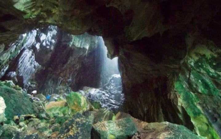 Goa Berangin di Balangan