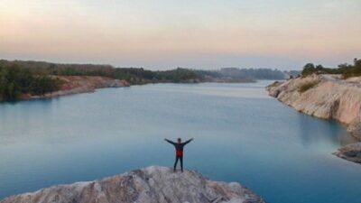 Danau Biru di Tapin