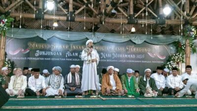 Puluhan Ribu Jemaah Hadiri Maulid Akbar di Ponpes As Syifa Walmahmudiyah Sumedang