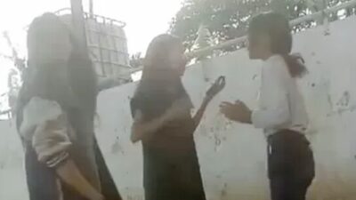 Viral Aksi Perundungan Pelajar Wanita di Bandung, Tim Rooters Turun Tangan