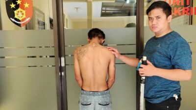 Pengamen Jalanan Tusuk Sopir Mobil Box Pakai Samurai di Majalaya