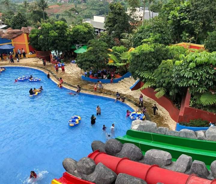 Waterboom Sanding
