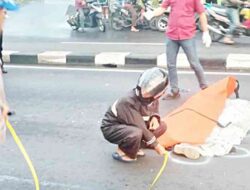 Pejalan Kaki Tewas Ditabrak Minibus Mitsubishi dan Honda Brio di Jalan Soekarno-Hatta