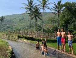 Mengintip Kebiasaan Anak-anak Remaja di Dusun Bendungan Desa Cimanggung Sumedang