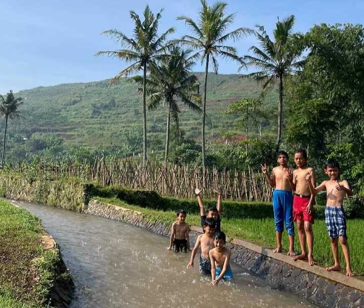 Kebiasaan Anak-anak Remaja