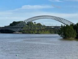 Jembatan Mahakam di Samarinda: Penghubung dan Warisan Kalimantan Timur