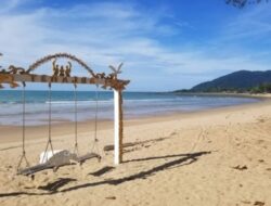 Pantai Camar Wulan: Menikmati Keindahan Alam di Sambas, Kalimantan Barat