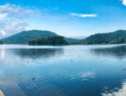 Danau Sebedang: Eksplorasi Kecantikan Wisata Alami di Sambas, Kalimantan Barat