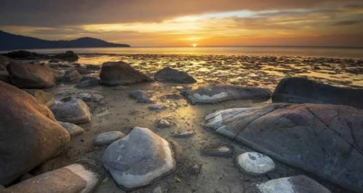 Pantai Sedau/(celebesborneo)