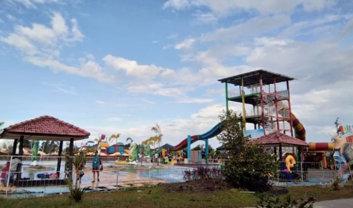 Sampit Waterpark/(celebesborneo)