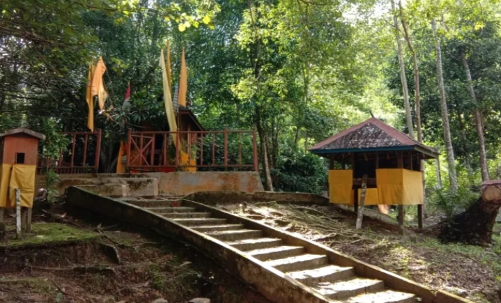 Bukit Tangkiling/(celebesborneo)