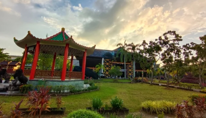 Museum Negeri Sejarah Budaya Khas/(celebesborneo)