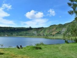 Telaga Merdada di Banjarnegara, Jawa Tengah: Keindahan Alam dan Kehidupan Pedesaan yang Damai
