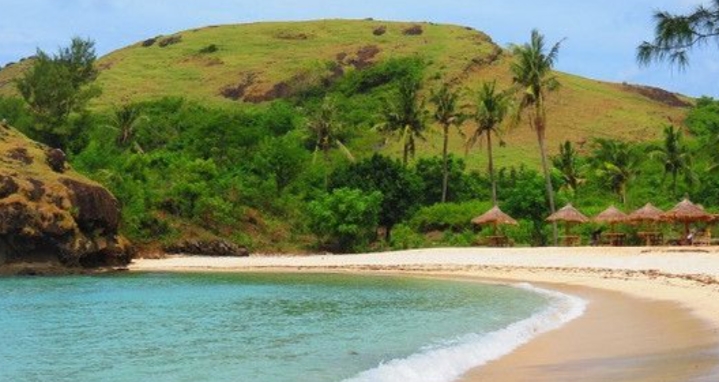 Pulau Mandalika/(NativeIndonesia)