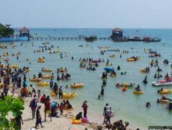 Pantai Bandengan Jepara: Pesona Pantai Pasir Putih Dekat Pusat Kota
